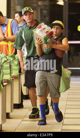 Jason Wiles and his son leaving Gelson's after shopping for groceries  Featuring: Jason Wiles,Wilke Jackson Wiles Where: Los Angeles, CA, United States When: 07 Sep 2013 Stock Photo