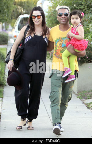 Tony Kanal leaves a birthday party with his wife Erin Lokitz and their ...