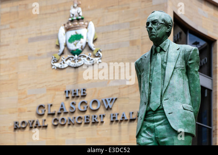 Statue of Donald Dewar first First Minister of Scotland, Buchanan Street, Glasgow, UK Stock Photo