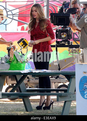 Sofia Vergara and Eric Stonestreet film scenes for 'Modern Family' in