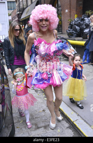 Bethenny Frankel dressed up for Halloween in a pink wig and dress on the school run to pick up her daughter Bryn  Featuring: Bethanny Frankel,Bryn Hoppy Where: New York City, NY, United States When: 30 Oct 2013 Stock Photo