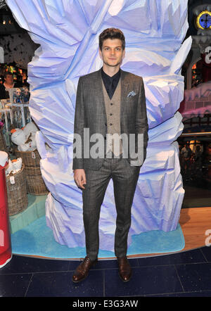 Disney Store launches its annual Share in the Magic charity campaign at their Oxford Street Store to support The Great Ormond Street Hospital Children’s Charity.  Featuring: Guest Where: London, United Kingdom When: 06 Nov 2013 Stock Photo