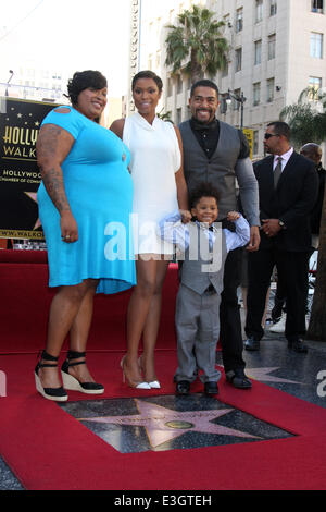 Jennifer Hudson Walk of Fame Star Ceremony in front of the W Hotel Hollywood  Featuring: Julia Hudson,Jennifer Hudson,David Otunga,David Daniel Otunga Where: Los Angeles, California, United States When: 13 Nov 2013 Stock Photo