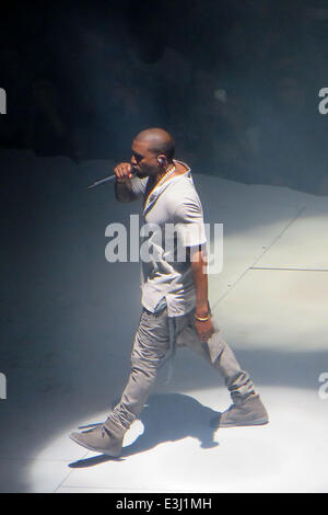 west crowd performs kanye madison sold square garden alamy