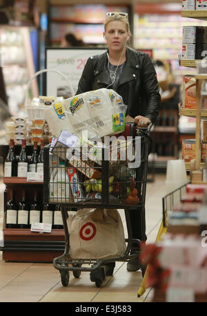 Cougar Town actress Busy Phillips, wearing no make-up goes grocery shopping in Los Angeles  Featuring: Busy Phillips Where: Los Angeles, California, United States When: 25 Nov 2013 Stock Photo