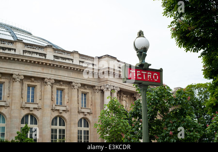 Metropolitan sign in Paris ,Avenue Marigny Stock Photo