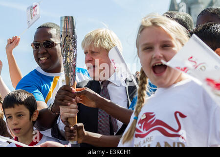 London Mayor Boris Johnson welcomes Commonwealth Games Queen’s Baton Relay to London Stock Photo