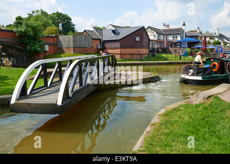 foxton leicestershire swing bridge england alamy swingbridge locks harborough market