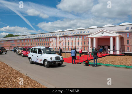 The Royal Hospital, Chelsea, London UK. 25th June, 2014. Masterpiece Art and Antiques Fair, in association with RBC Wealth Management, open from 26th June till 2nd July, in a vast pavilion on the South Grounds of The Royal Hospital, Chelsea. Credit:  Malcolm Park editorial/Alamy Live News. Stock Photo