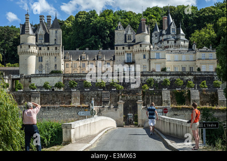 Tourists photographing the Château d'Ussé, one of the Châteaux of the Loire Valley at Rigny-Ussé, Indre-et-Loire, France Stock Photo