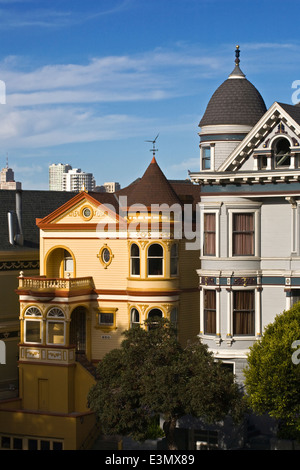 Classic view of VICTORIAN HOUSES from ALAMO PARK - SAN FRANCISCO, CALIFORNIA Stock Photo