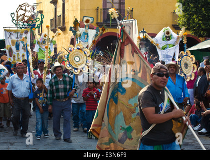 Mexicans participate in the annual INDEPENDENCE DAY PARADE in September - SAN MIGUEL DE ALLENDE, MEXICO Stock Photo
