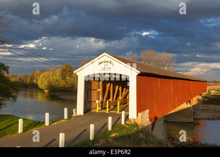 The Medora Covered Bridge built in 1875 spans the East Fork of the White River near Medora, Indiana, USA Stock Photo