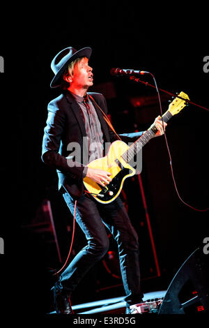 Toronto, Ontario, Canada. 27th June, 2014. Musician BECK performs at Sony Centre in Toronto. Credit:  Igor Vidyashev/ZUMAPRESS.com/Alamy Live News Stock Photo