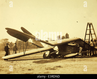 Curtiss R6 The Curtiss R-6 was a reconnaissance and observation aircraft used by ...