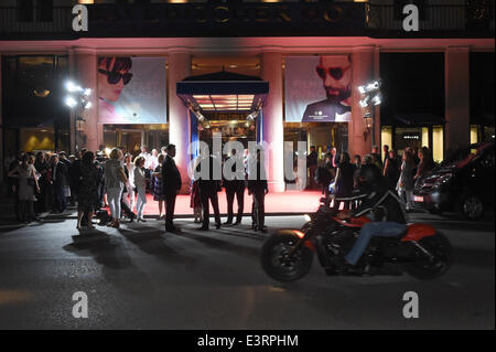 Munich, Germany. 27th June, 2014. Amny people attend the opening of the Munich film festival in Munich, Germany, 27 June 2014. The festival runs from 27 June to 05 July 2014. Photo: Felix Hoerhager/dpa/Alamy Live News Stock Photo