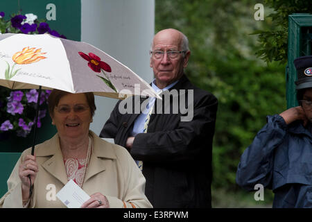 Wimbledon London,UK. 28th June 2014. Sir Bobby Charlton arrives as guest on the 6th day of the 2014  lawn tennis championships Credit:  amer ghazzal/Alamy Live News Stock Photo