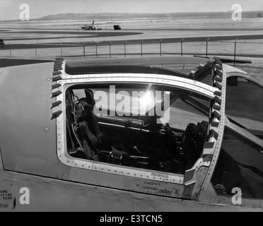 F 102a tf 102a Black and White Stock Photos & Images - Alamy