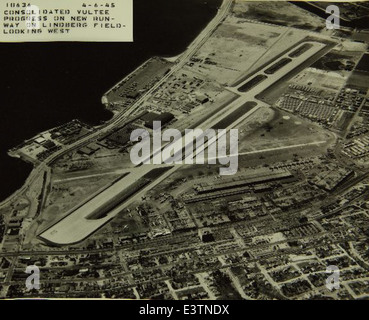 This aerial photograph shows the Consolidated/Convair aircraft factory located near Lindbergh Field in San Diego. During the mid-20th century, the plant was pivotal in the production of military aircraft, including bombers and reconnaissance planes. Stock Photo