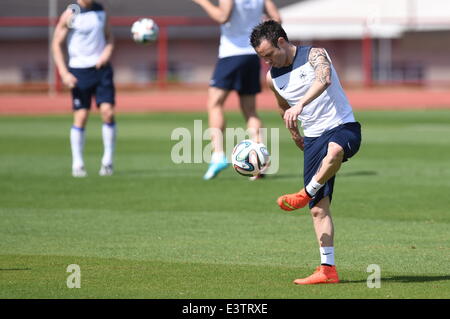 Brasilia, Brazil. 29th June, 2014. France's national soccer team player Mathieu Valbuena plays a ball a training session at the Centro de Capacitacao Fisica dos Bombeiros in Brasilia, Brazil, 29 June 2014. France will face Nigeria in the FIFA World Cup 2014 round of 16 match in Brasilia on 30 June 2014. Photo: Marius Becker/dpa/Alamy Live News