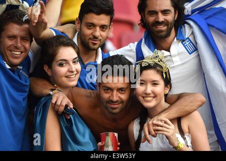 (140629) -- RECIFE, June 29, 2014 (Xinhua) -- Greece's fans pose before a Round of 16 match between Costa Rica and Greece of 2014 FIFA World Cup at the Arena Pernambuco Stadium in Recife, Brazil, on June 29, 2014.(Xinhua/Guo Yong)(rh) Stock Photo