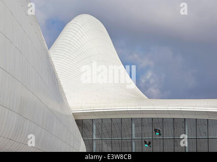 Heydar Alijev Cultural Centre, Baku, Azerbaijan. Architect: Zaha Hadid ...