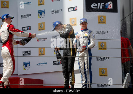 Moscow, Russia. 29th June 2014. Drivers of Formula Renault 2.0 De Vries Nyck (Ned) Koiranen Gp ambiance,Jorg Kevin (Sui) Josef Kaufmann Racing The World series by Renault Eurocup Formula Renault 2.0 and 3.5 in round on Moscow Raceway on 29 of June 2014, Russia Stock Photo