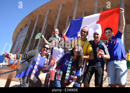 Brasilia, Brazil. 30th June, 2014. Supporters of France pose for a photo before the FIFA World Cup 2014 round of 16 match between France and Nigeria at the Estadio National Stadium in Brasilia, Brazil, on 30 June 2014. Credit:  dpa/Alamy Live News Stock Photo