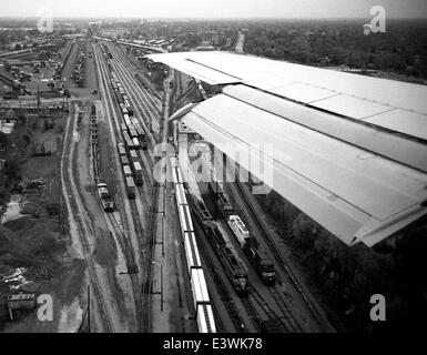 AJAXNETPHOTO. - 26TH OCTOBER, 1999. CHICAGO, USA. - STOCKYARD VIEW - AERIAL VIEW OF RAILWAY MARSHALLING YARDS. PHOTO:JONATHAN EASTLAND/AJAX REF: M7STOCKYARDS Stock Photo