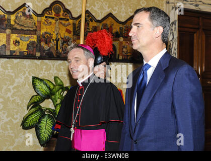 Vatican City, Italy. 30th June, 2014. Audience with the Holy Father Francis to the King and Queen of Spain Felipe VI and Letizia Credit:  Realy Easy Star/Alamy Live News Stock Photo