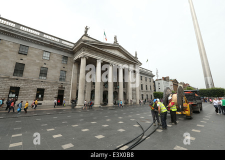 Men carry out work outside the GPO on O'Connell Street in Dublin, Ireland Stock Photo