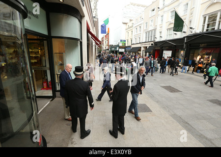 File:Dublin Grafton Street Brown Thomas 02.JPG - Wikimedia Commons