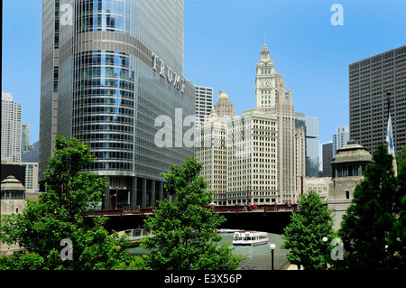 Chicago's 2nd tallest building, the Trump Tower along the Chicago River. Stock Photo