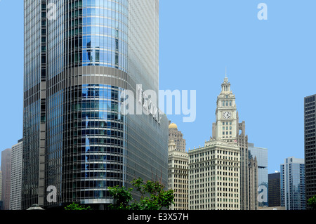 Chicago's 2nd tallest building, the Trump Tower along the Chicago River. Stock Photo