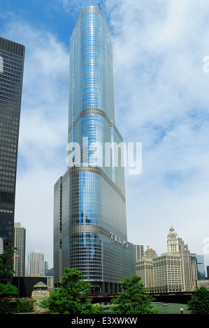 Chicago's 2nd tallest building, the Trump Tower along the Chicago River. Stock Photo