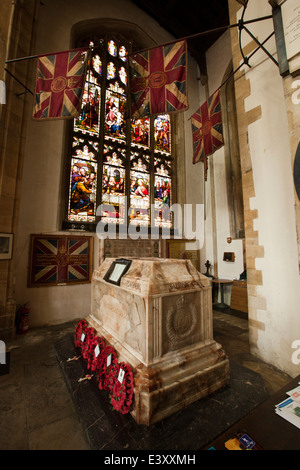 UK England, Suffolk, Bury St Edmunds, St Mary’s Church cenotaph war memorial and last supper window Stock Photo