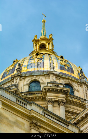 L'Hotel national des Invalides is a complex of buildings containing museums and monuments, as well as a hospital and a retiremen Stock Photo