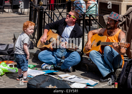 Street Entertainers, Canterbury, Kent, UK Stock Photo