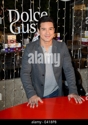 Mario Lopez joins Nescafe Dolce Gusto to host a holiday pop-up and tree lighting ceremony  Featuring: Mario Lopez Where: Los Angeles, California, United States When: 13 Dec 2013 Stock Photo