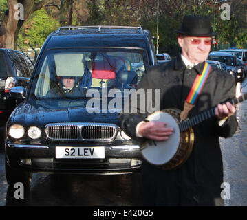 The funeral of Great Train Robber Ronnie Biggs at Golders Green Crematorium  Featuring: Atmosphere Where: London, United Kingdom When: 03 Jan 2014 Stock Photo