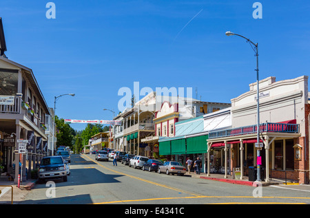 Main Street in the old gold mining town of Sutter Creek, Amador County, Southern Gold Country, California, USA Stock Photo