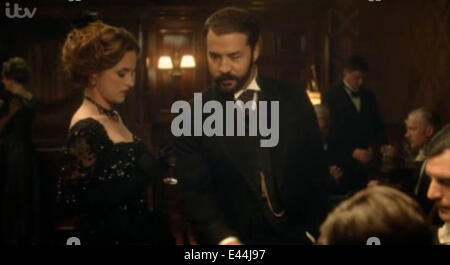 jeremy-piven-and-zoe-tapper-star-as-harry-selfridge-and-ellen-love-in