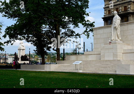 Hungary Budapest Kossuth Lajos statue at Kossuth Lajos Square Stock Photo