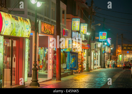 Griechenland, Rhodos, Faliraki, Ausgehviertel und Geschäfte Stock Photo