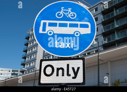 Buses Only Road Sign Stock Photo - Alamy