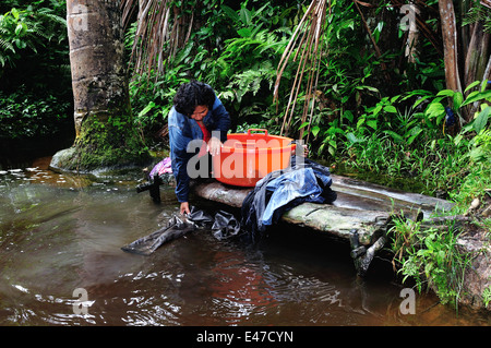 Washing clothes in Industria - PANGUANA . Department of Loreto .PERU Stock Photo