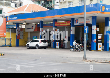 Petrolimex gas station in Ho Chi Minh city, Vietnam Stock Photo