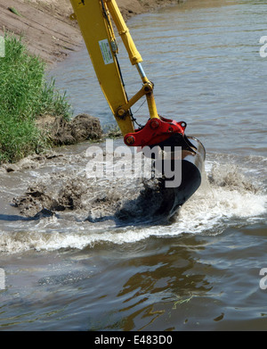 Dredging the River Tone near Athelney on the Somerset Levels, England Stock Photo