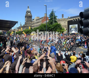 Leeds, Yorkshire. July 5th 2014. The start of the Tour de France in Leeds. Credit:  paul ridsdale/Alamy Live News Stock Photo