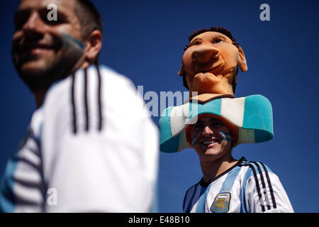 Brasilia, Brazil. 5th July, 2014. Argentina's fans pose before a quarter-finals match between Argentina and Belgium of 2014 FIFA World Cup in Brasilia, Brazil, on July 5, 2014. © Jhon Paz/Xinhua/Alamy Live News Stock Photo